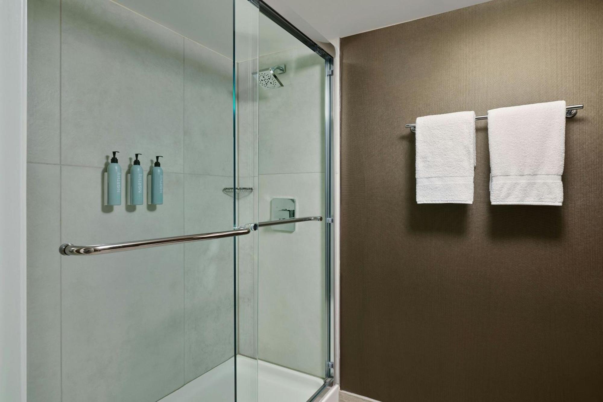 Courtyard By Marriott Los Angeles Pasadena Old Town Екстериор снимка
