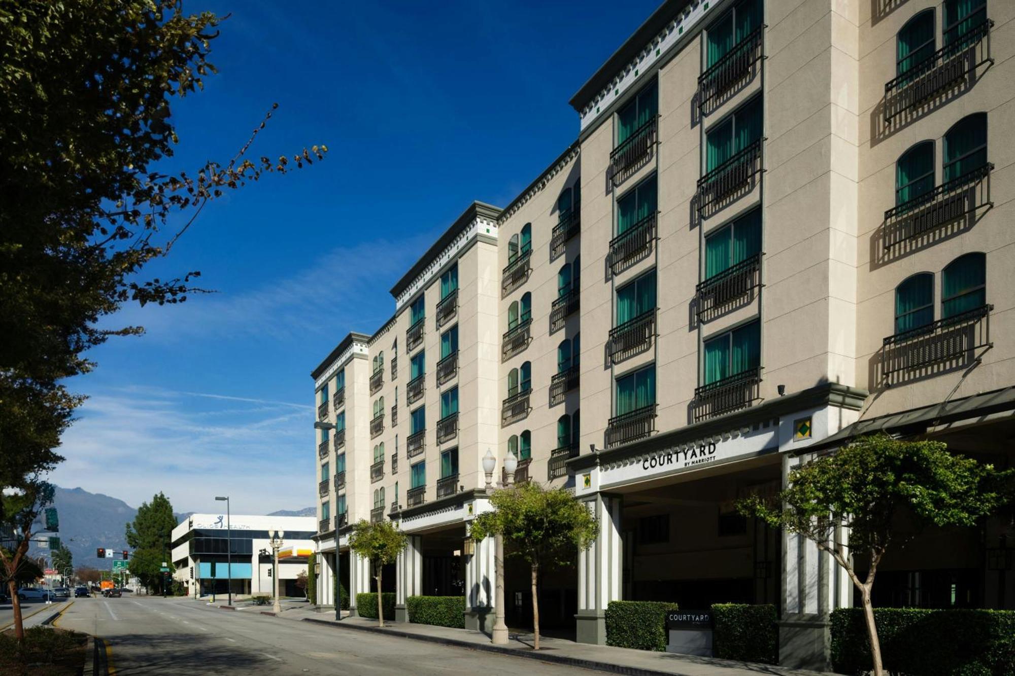 Courtyard By Marriott Los Angeles Pasadena Old Town Екстериор снимка